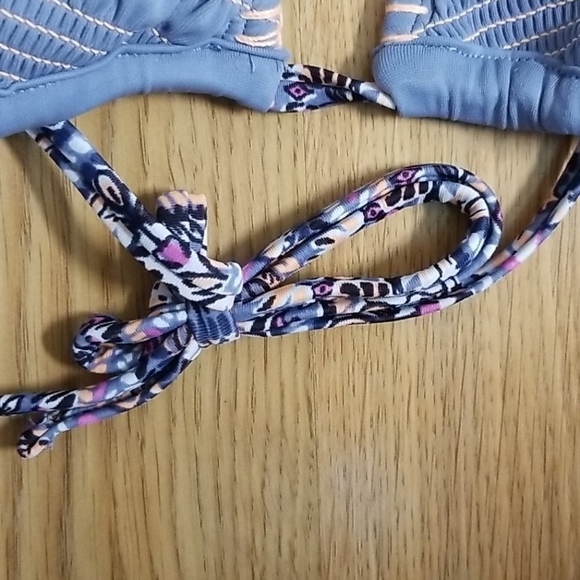 XHILARATION Bikini Top Swim Blue Whipstitched Size XS - Picture 7 of 9